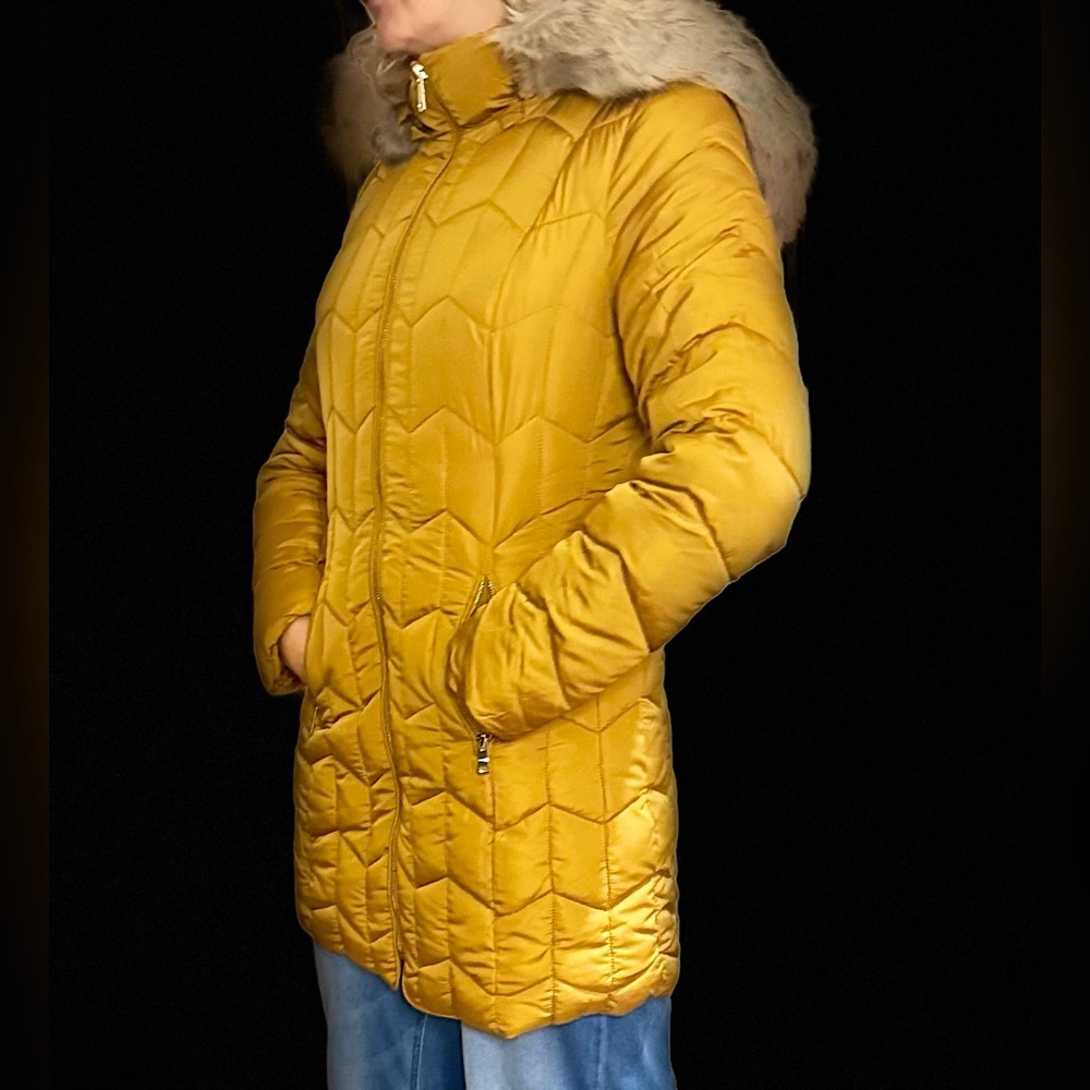 NWT Quilted Puffer Jacket w/ Faux Fur Hood
SM/MED/LG Available! - Picture 8 of 13